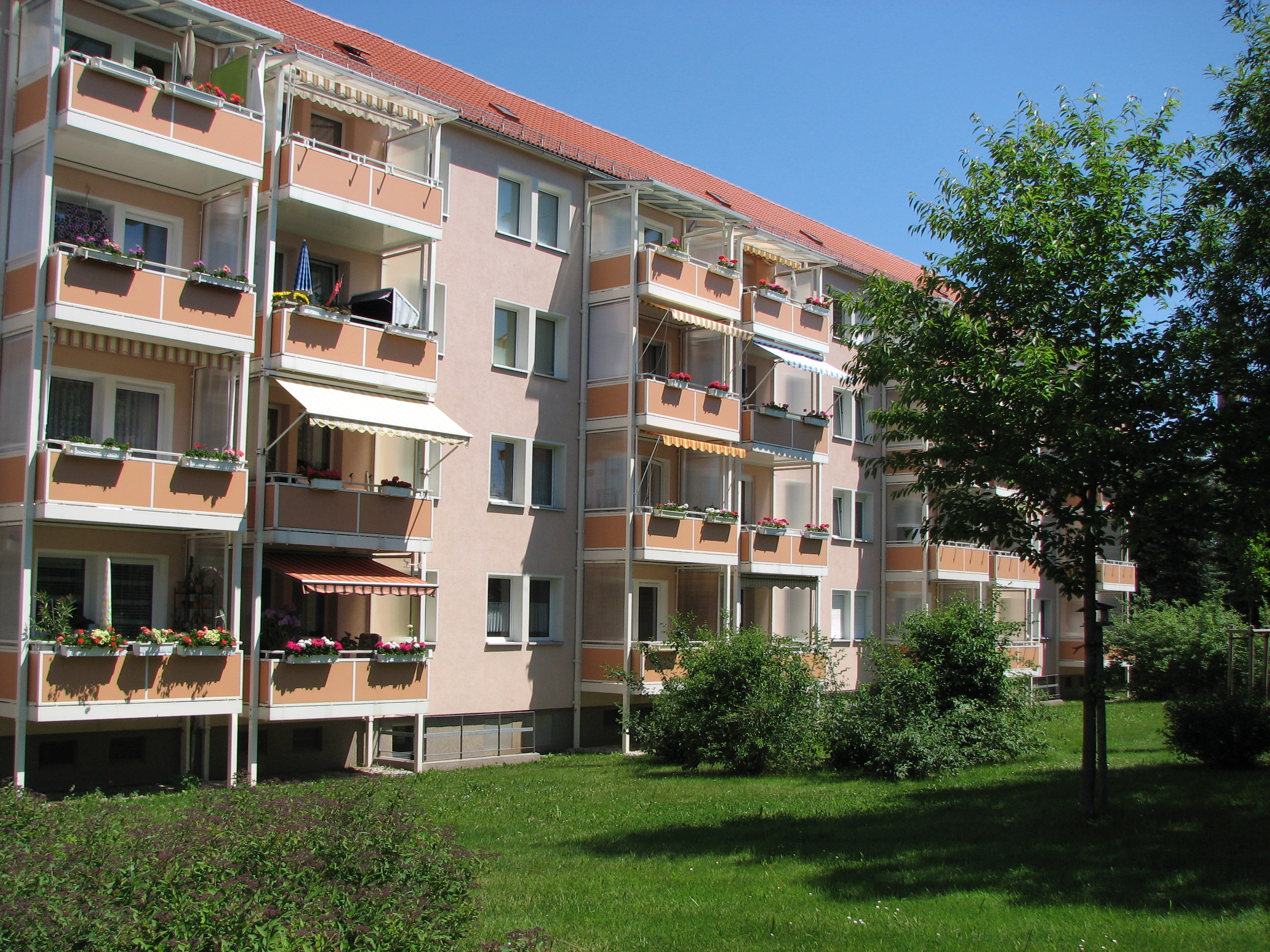 Wohnhaus mit Wohnungen zur Vermietung der Wohnungsgenossenschaft Lichtenstein/Sachsen